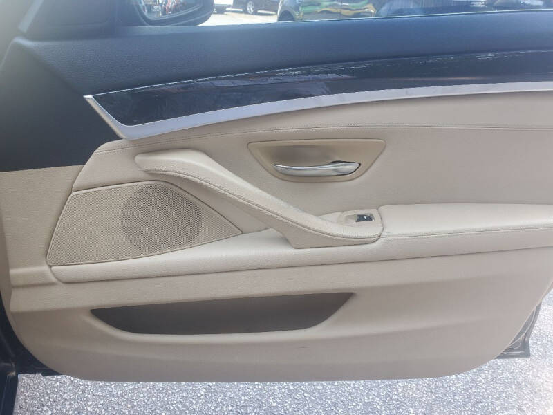 2012 BMW 5 Series 528i