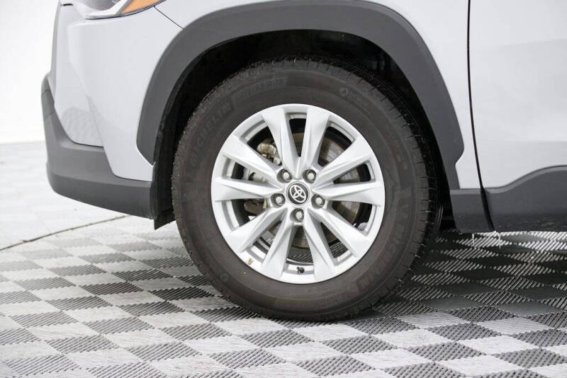 2025 Toyota Corolla Cross LE