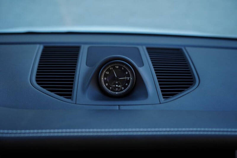 2023 Porsche Macan S