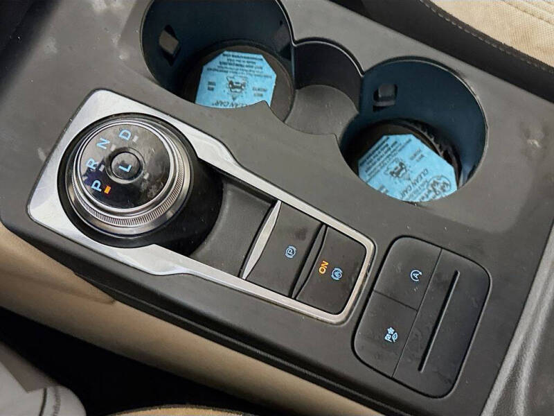 2020 Ford Escape SE