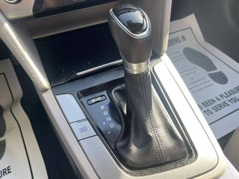 2018 Hyundai Elantra