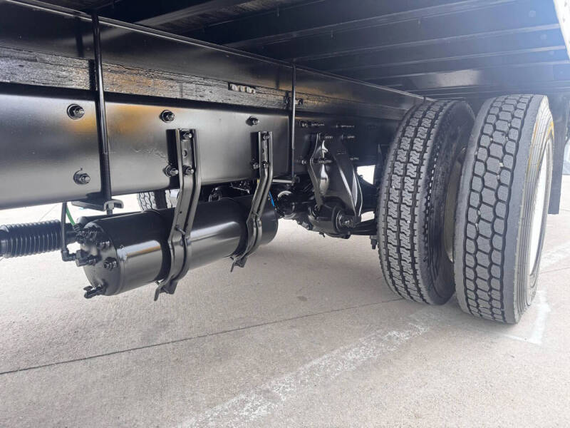 2019 Freightliner M2 106