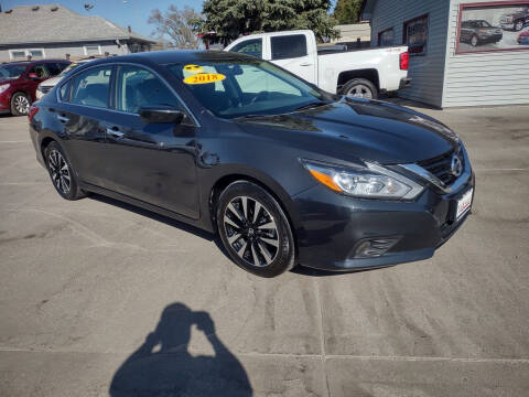 2018 Nissan Altima for sale at Triangle Auto Sales in Omaha NE