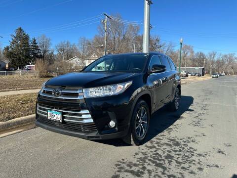 2018 Toyota Highlander for sale at ONG Auto in Farmington MN