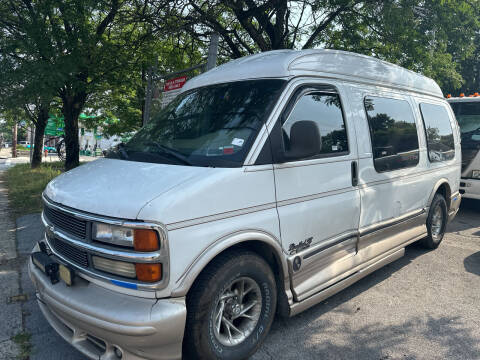 2000 Chevrolet Express for sale at Deleon Mich Auto Sales in Yonkers NY