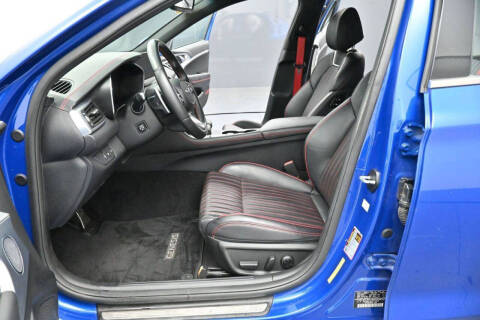 2023 Genesis G70