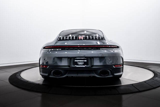 2025 Porsche 911 Carrera