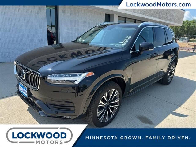 2022 Volvo XC90 T6 Momentum 7-Passenger