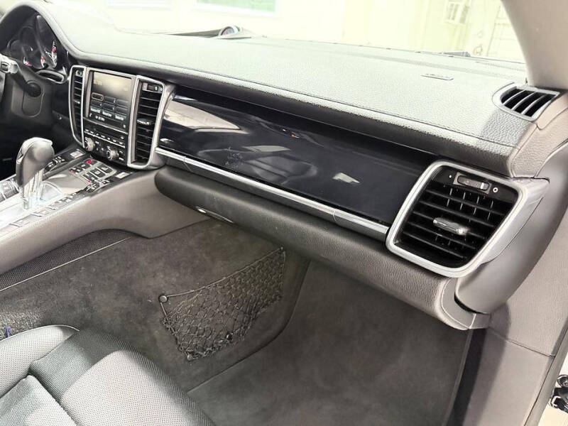 2016 Porsche Panamera