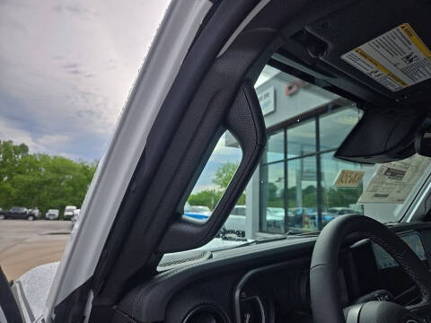 2026 Jeep Gladiator Shadow Ops