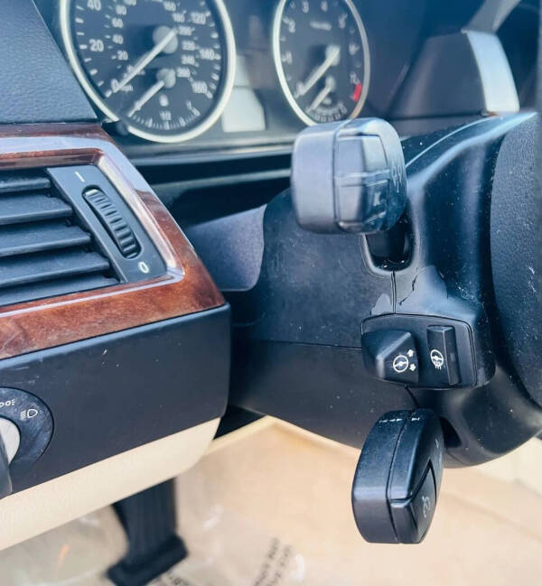 2010 BMW 5 Series 528i xDrive