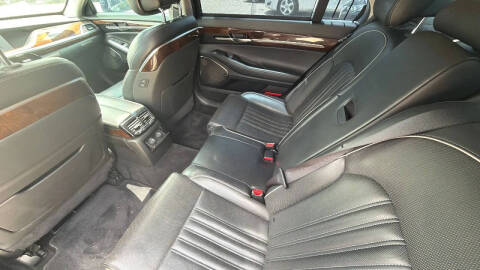 2017 Genesis G90