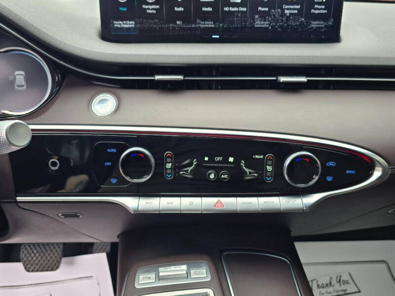 2023 Genesis GV70 2.5T Standard