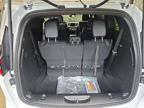2027 Chrysler Pacifica Limited