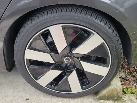 2024 Volvo S60 Recharge T8 Plus Dark Theme