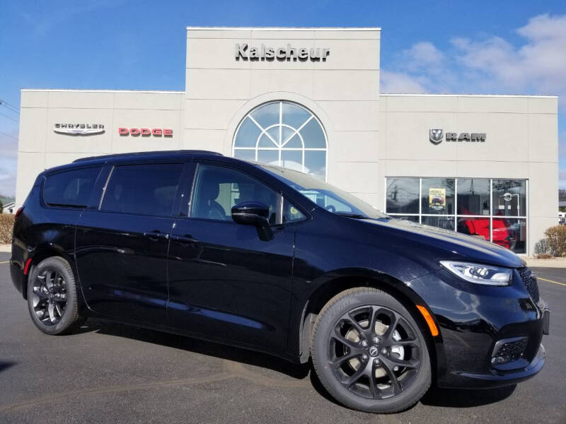 2026 Chrysler Pacifica Select