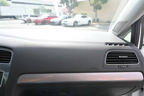 2016 Volkswagen e-Golf SE