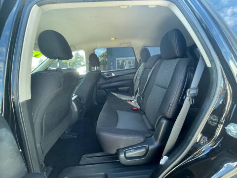 2019 Nissan Pathfinder S