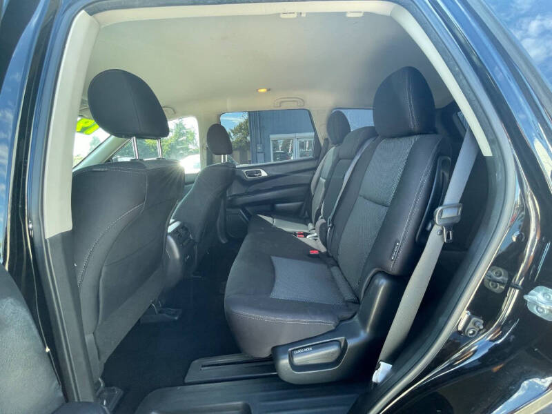 2019 Nissan Pathfinder S