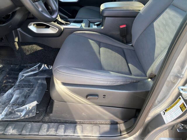 2023 Nissan Frontier SV