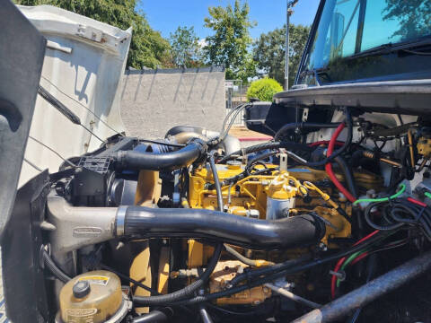 2003 Freightliner FL70