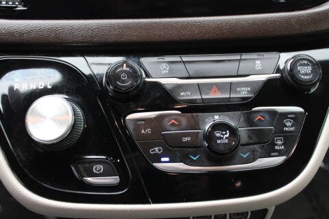 2021 Chrysler Voyager LX