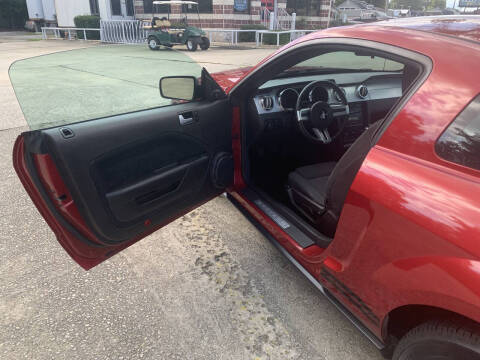 2005 Ford Mustang V6 Deluxe