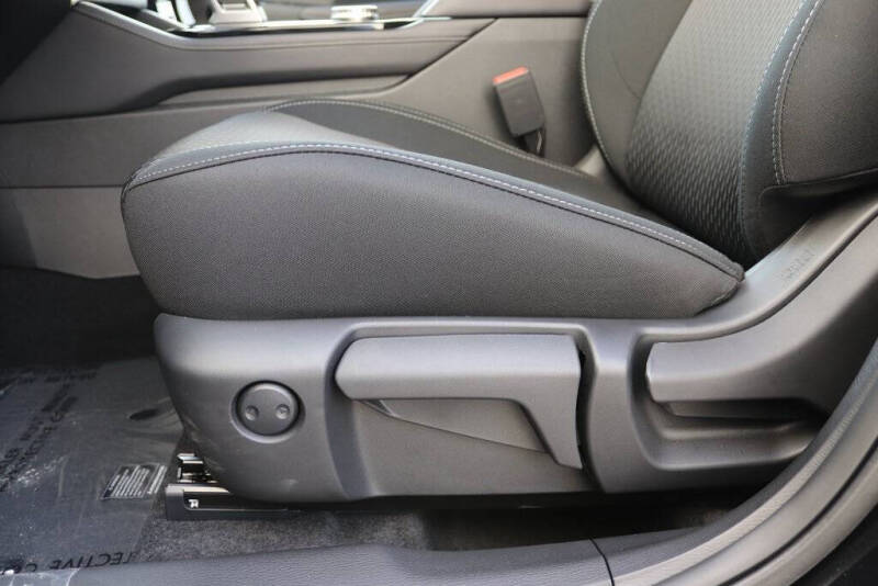 2025 Mitsubishi Outlander ES