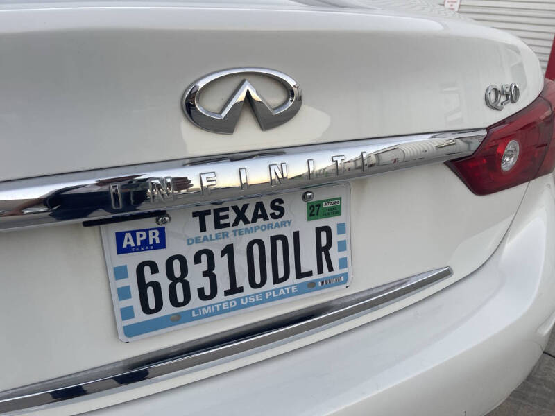 2015 Infiniti Q50 Premium