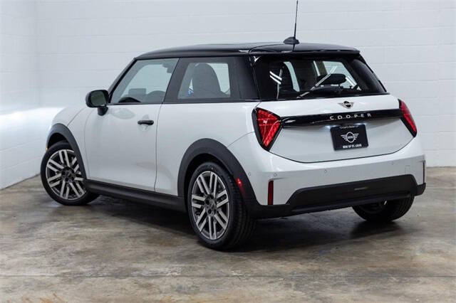 2025 MINI Hardtop 2 Door Cooper Signature Trim