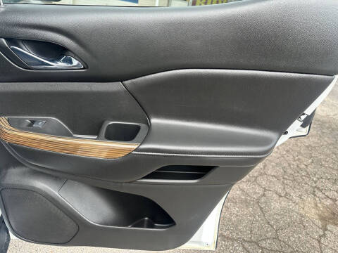 2017 GMC Acadia SLE-2