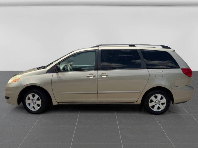 2006 Toyota Sienna LE 7 Passenger