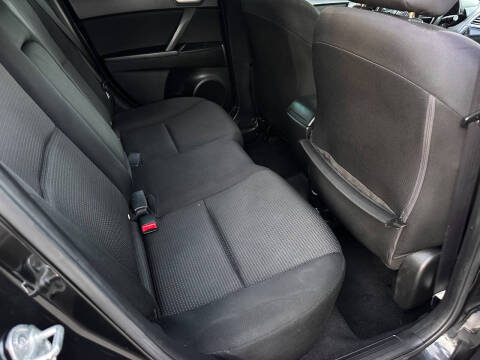 2013 Mazda MAZDA3 i Touring