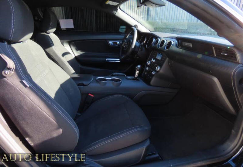 2022 Ford Mustang EcoBoost