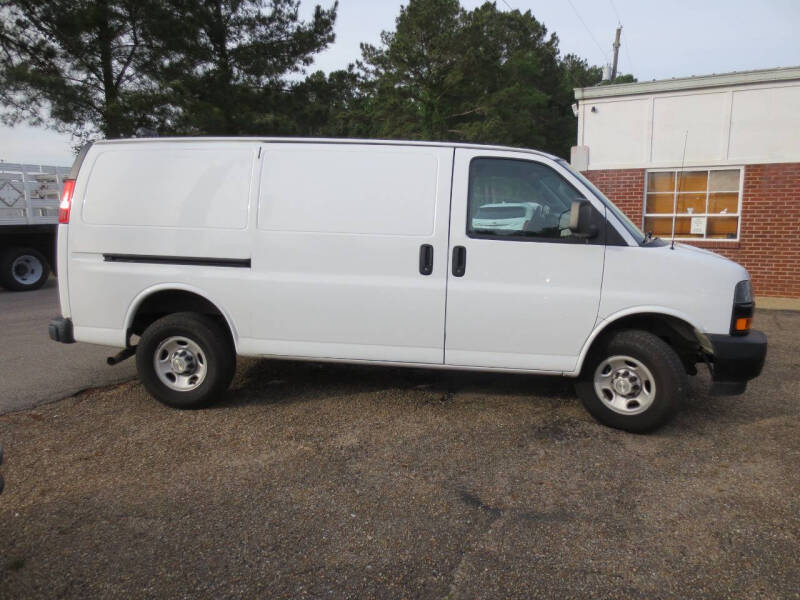 2022 Chevrolet Express 2500