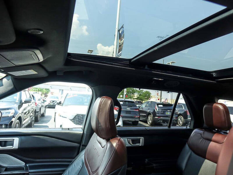 2022 Ford Explorer Platinum