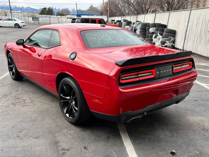 2016 Dodge Challenger SXT
