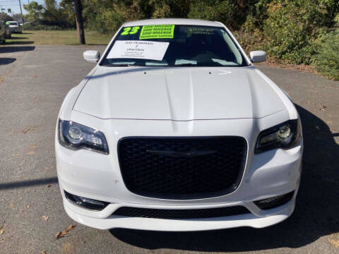 2023 Chrysler 300 Touring L