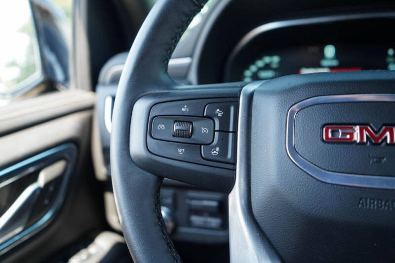 2024 GMC Yukon XL SLT
