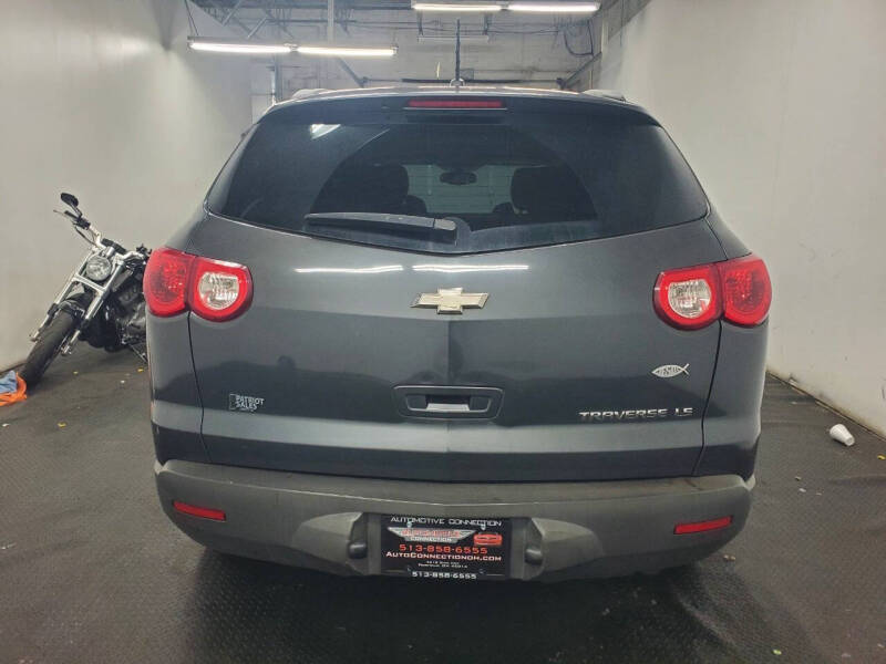 2011 Chevrolet Traverse LS
