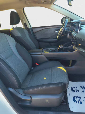 2022 Nissan Rogue SV