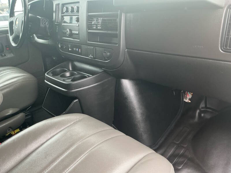 2023 Chevrolet Express 2500