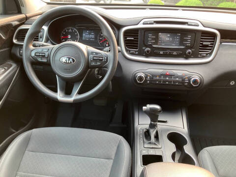 2017 Kia Sorento LX