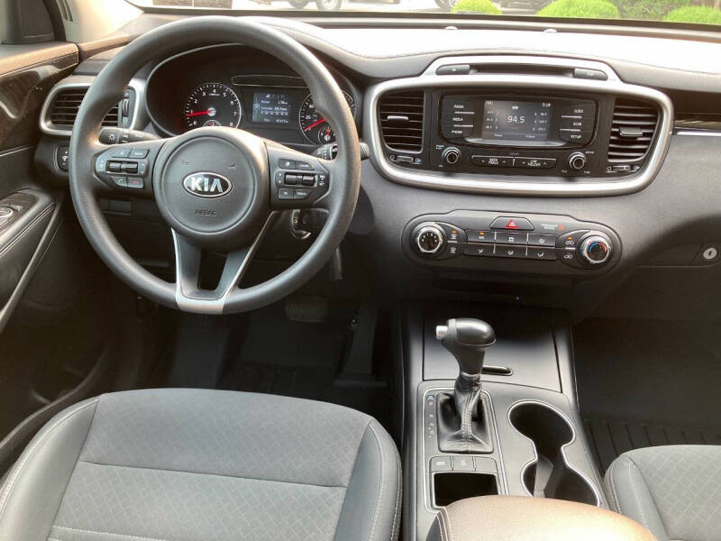 2017 Kia Sorento LX