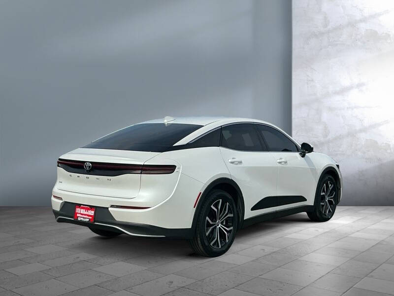 2023 Toyota Crown XLE