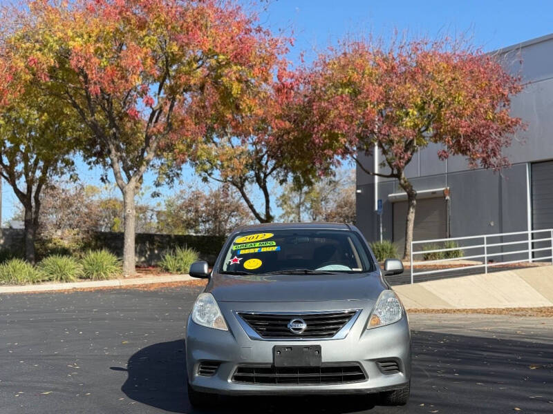 2012 Nissan Versa 1.6 SV