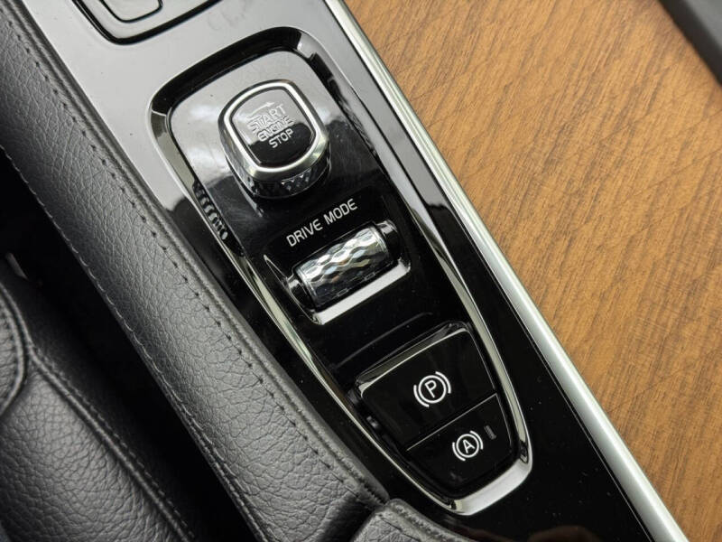 2021 Volvo XC90 Recharge T8 Inscription Expression 6P