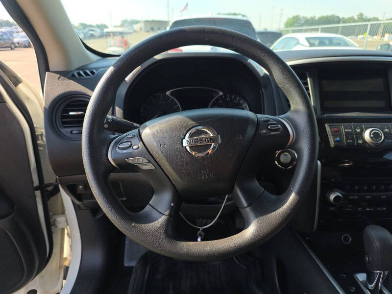 2016 Nissan Pathfinder S