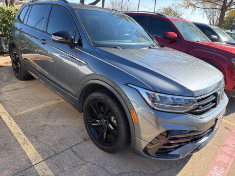 2023 Volkswagen Tiguan SE R-Line Black