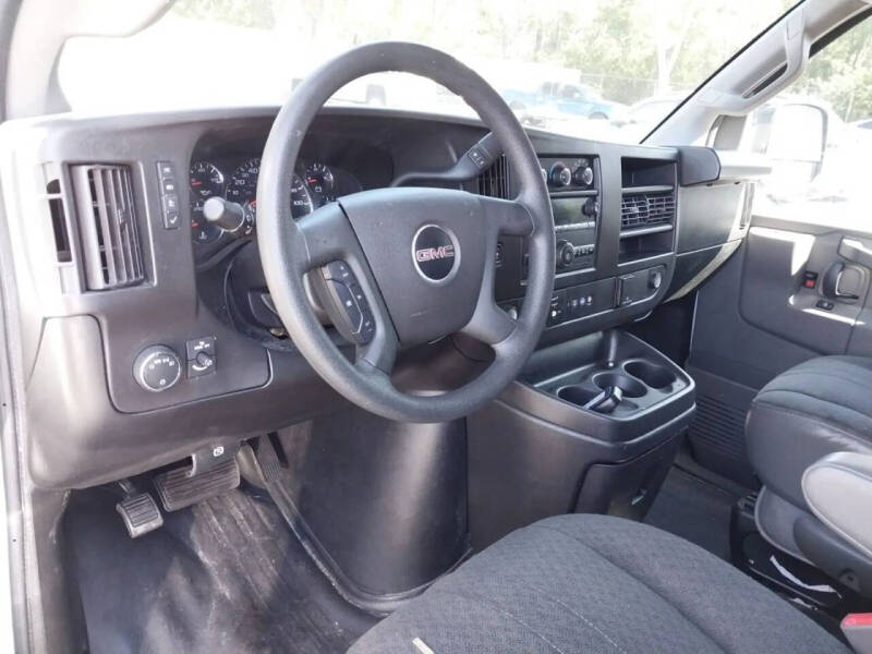 2022 GMC Savana 2500